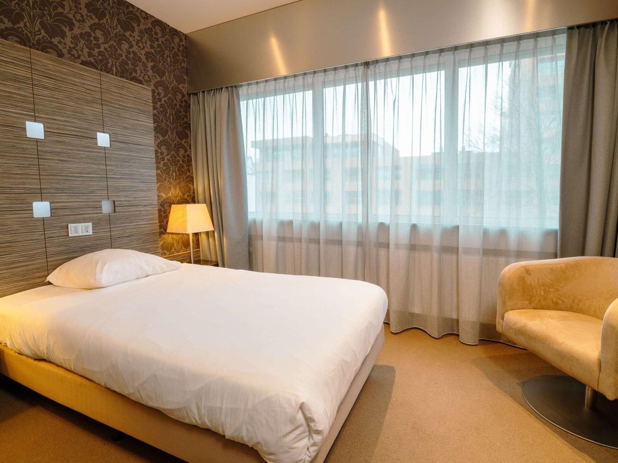 Mercure Hotel Tilburg Centrum Buitenkant foto